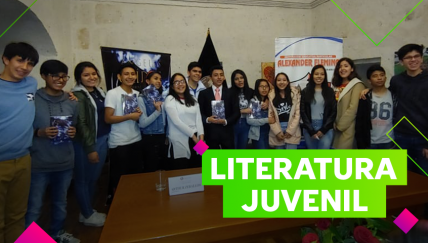 Él acaba de publicar su primera novela con solo 15 años