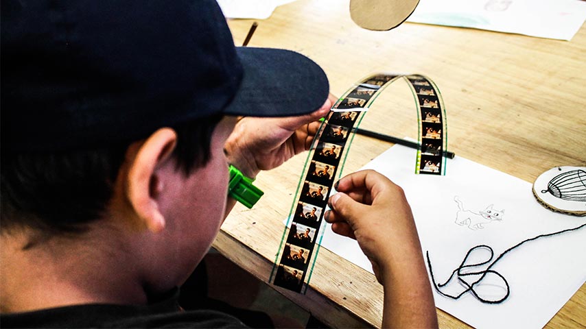 Uno de los talleres es el de &quot;Pequeños Cineastas&quot;, donde los chicos se acercan más al mundo del cine y experimentan con él.&amp;nbsp;