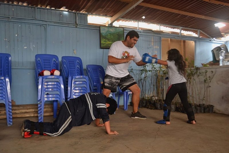 Trena: usando el muay thai para transformar pequeñas vidas